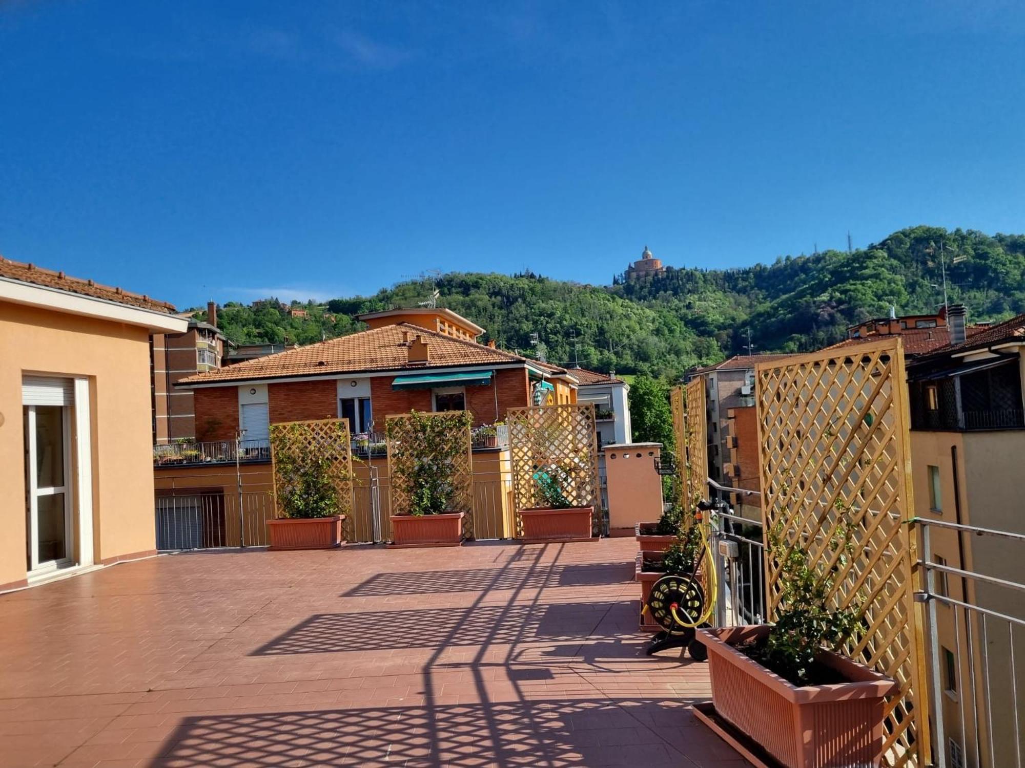 Attico Vista San Luca Apartment Bologna Bagian luar foto