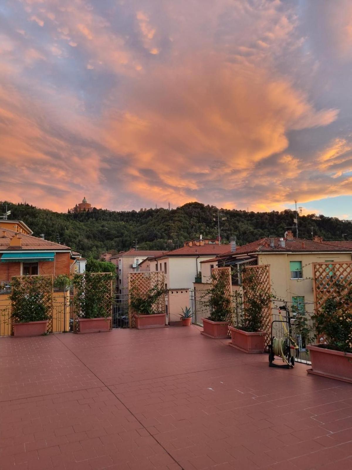 Attico Vista San Luca Apartment Bologna Bagian luar foto
